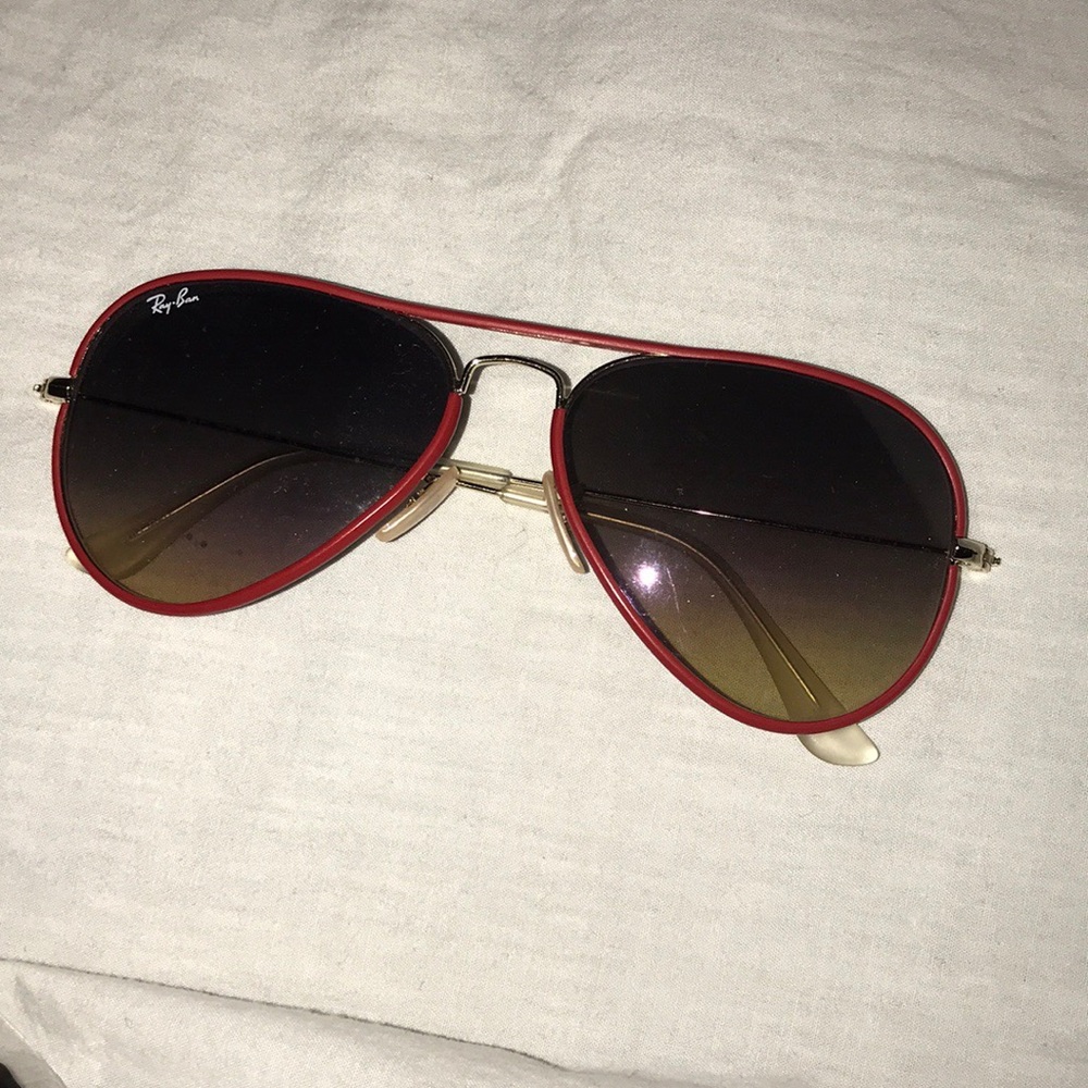 Red Rimmed Ray-Ban Aviators🌞